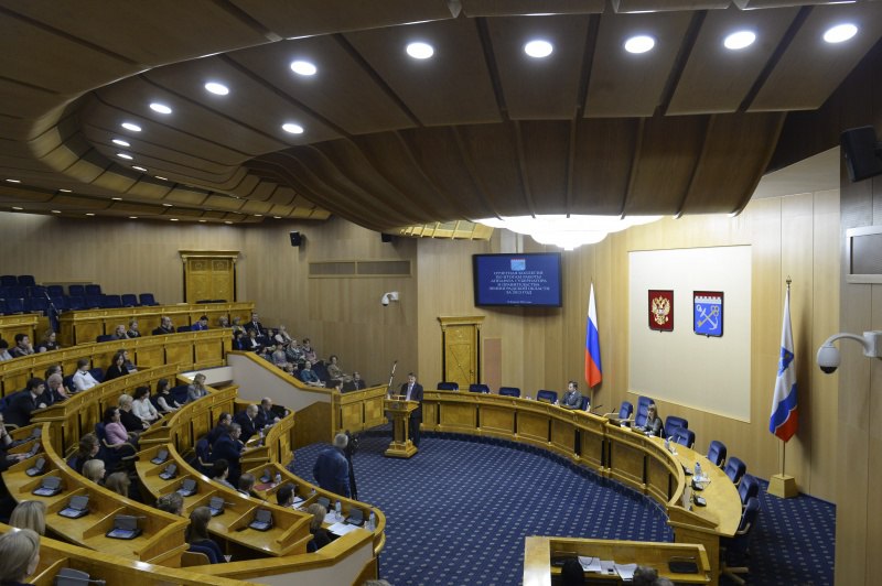 Молодежь приглашают в кадровый резерв Ленобласти