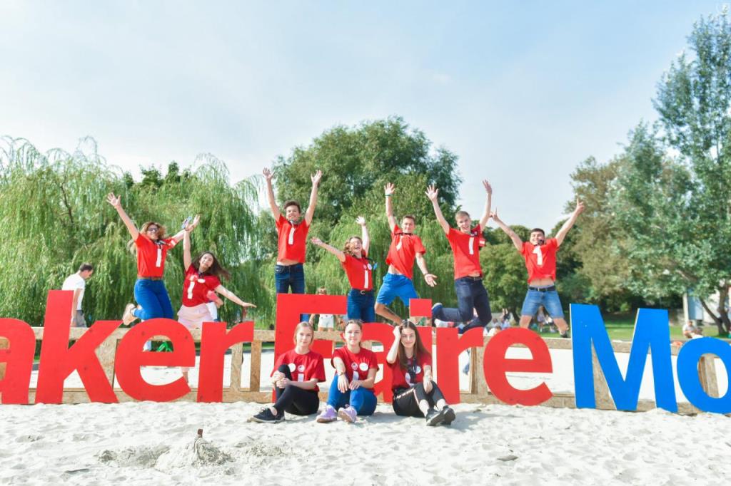 Станция переработки пластика и бои роботов: Maker Faire Moscow 2019 в Парке Горького